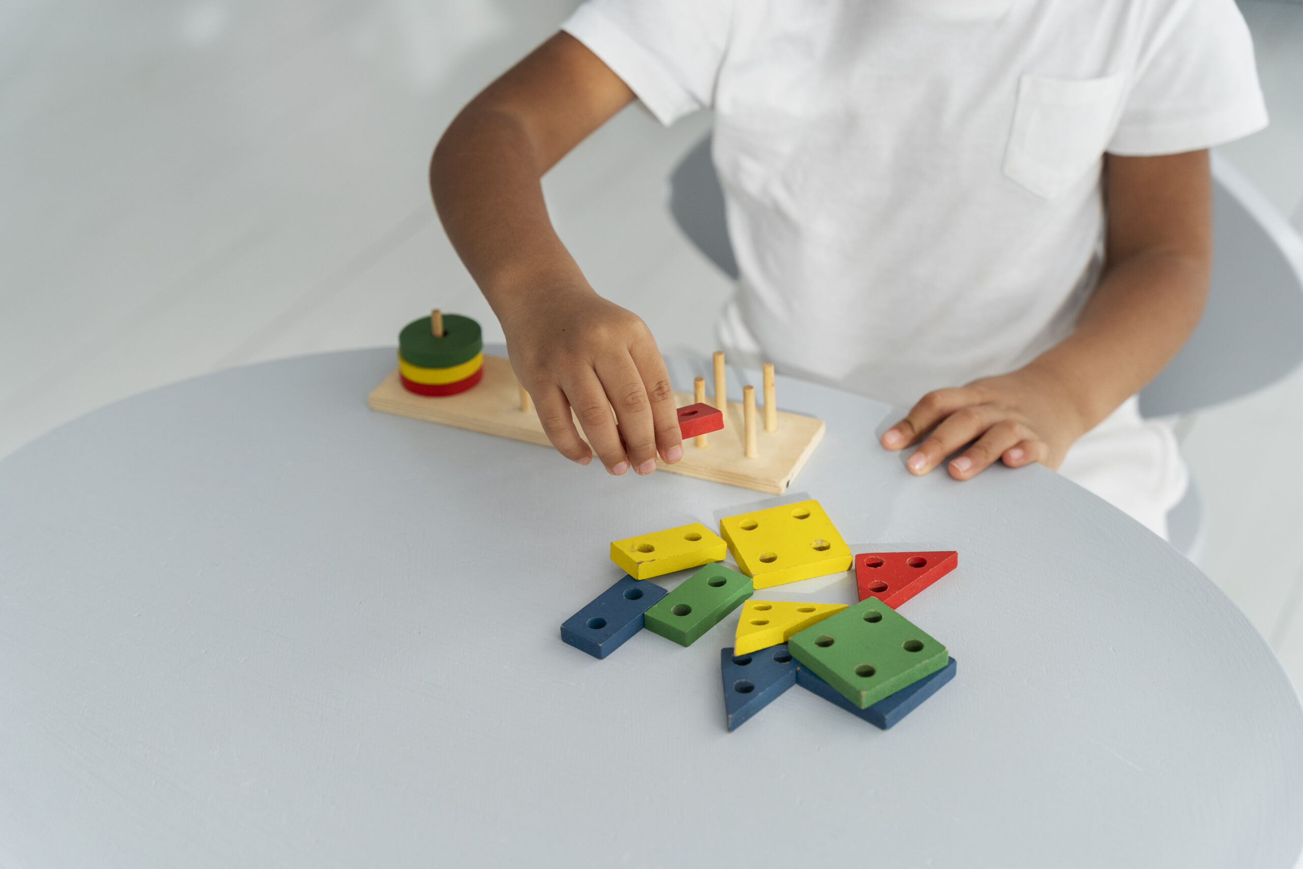 juguetes para aprender jugando de madera y sostenibles